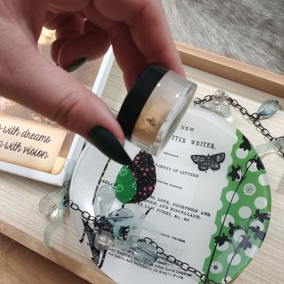 NEW bellapierre cosmetics banana setting powder - Picture 4 of 5